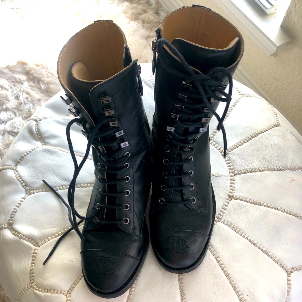 Boots Chanel